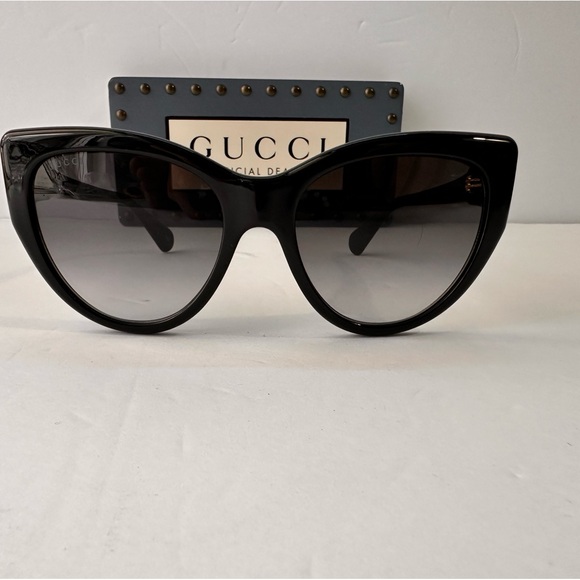 💯 - New Authentic GUCCI GG0877S-001 Oversized Feminine Cat Eye Sunglasses - Picture 6 of 12